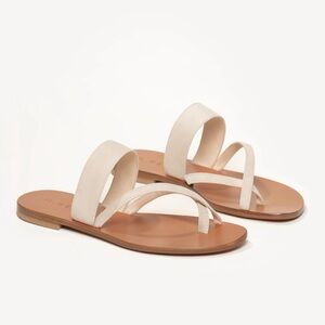 NIB✨ Medio Sandal in Latte / Dove Gray